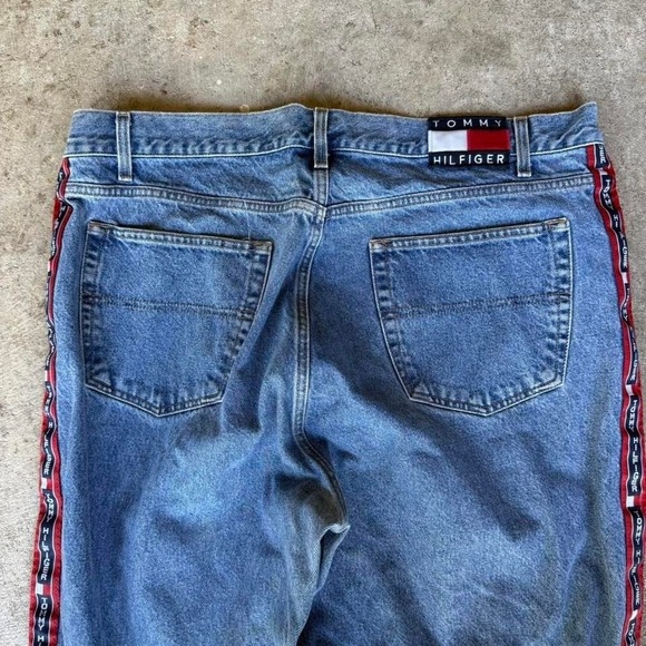 Vintage Tommy Hilfiger Blue Denim Jeans Baggy Skater Streetwear 42x30 - Picture 2 of 5